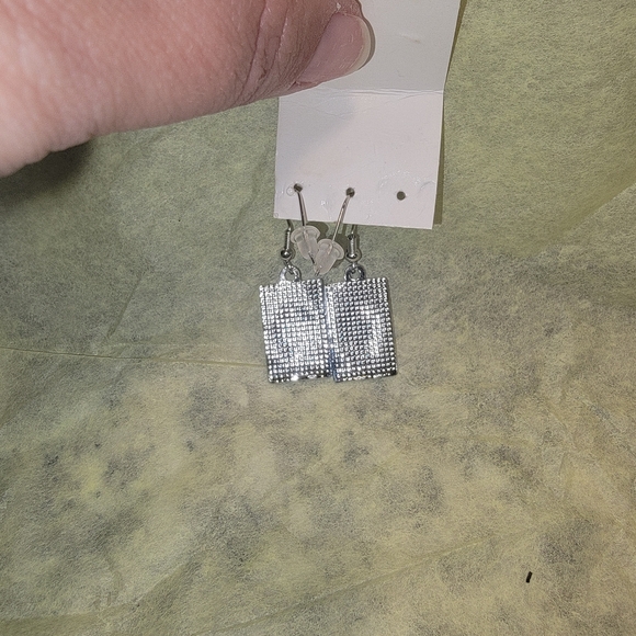 NWT- Spade earrings - Picture 4 of 5